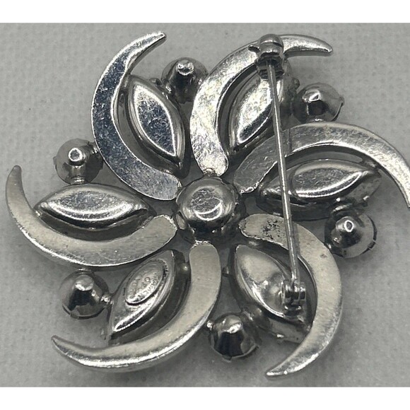 Vintage Signed Kramer Rhinestone Brooch Swirl Star MCM - Picture 2 of 4